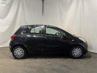 Toyota Yaris Yaris II (P9) Hatchback 1.3 16V VVT-i (2SZFE) [64kW]  (08-2005/11-2010=
) picture 6