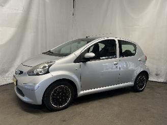 Toyota Aygo Aygo (B10) Hatchback 1.0 12V VVT-i (1KR-FE) [50kW]  (07-2005/05-2014) picture 2
