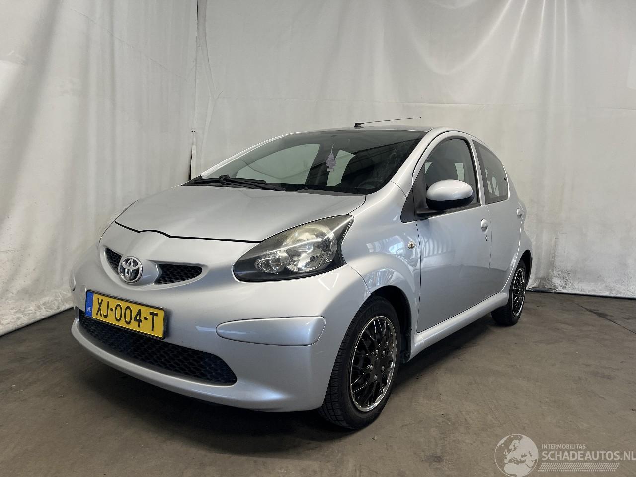 Toyota Aygo Aygo (B10) Hatchback 1.0 12V VVT-i (1KR-FE) [50kW]  (07-2005/05-2014)