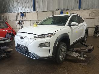 Vrakbiler auto Hyundai Kona Kona (OS) SUV 64 kWh (EM16) [150kW]  (04-2018/03-2023) 2019/10