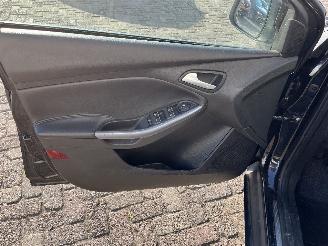 Ford Focus Focus 3 Wagon Combi 1.0 Ti-VCT EcoBoost 12V 125 (M1DA(Euro 5)) [92kW] =
 (02-2012/05-2018) picture 9