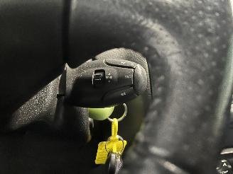 Peugeot 206 206 CC (2D) Cabrio 1.6 16V (TU5JP4(NFU)) [80kW]  (09-2000/12-2007) picture 14