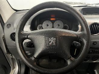 Peugeot Partner Partner Combispace MPV 1.6 16V (TU5JP4(NFU)) [80kW]  (07-2001/03-2008)= picture 13