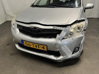 Toyota Auris Auris (E15) Hatchback 1.8 16V HSD Full Hybrid (2ZRFXE) [100kW]  (09-20=
10/09-2012) picture 6