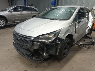 Vrakbiler auto Opel Astra Astra K Hatchback 5-drs 1.6 CDTI 110 16V (B16DTE(Euro 6)) [81kW]  (06-=
2015/12-2022) 2019