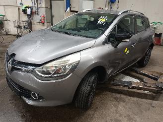Vrakbiler auto Renault Clio Clio IV Estate/Grandtour (7R) Combi 5-drs 0.9 Energy TCE 90 12V (H4B-4=
00(H4B-A4)) [66kW]  (01-2013/08-2021) 2013/6