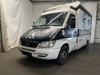 krockskadad bil auto Mercedes Sprinter Sprinter 3t (903) Bus 316 CDI 20V (OM647.981) [115kW]  (04-2000/04-200=
6) 2001/4