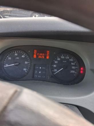 Renault Trafic Trafic New (FL) Van 2.5 dCi 16V 135 (G9U-730) [99kW]  (05-2003/10-2006=
) picture 2