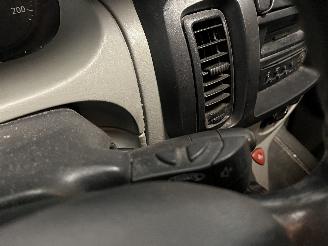 Renault Trafic Trafic New (FL) Van 2.5 dCi 16V 135 (G9U-730) [99kW]  (05-2003/10-2006=
) picture 16