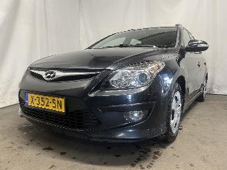 skadebil auto Hyundai I-30 i30 Crosswagon (WWH) Combi 1.4 CVVT 16V (G4FA) [80kW]  (11-2009/06-201=
2) 2011/11