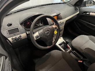 Opel Astra Astra H SW (L35) Combi 1.4 16V Twinport (Z14XEP(Euro 4)) [66kW]  (08-2=
004/10-2010) picture 12
