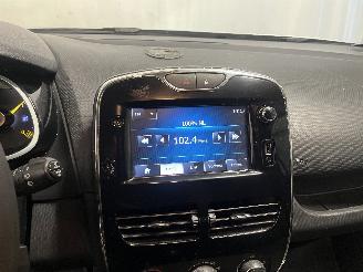 Renault Clio Clio IV (5R) Hatchback 5-drs 1.5 Energy dCi 90 FAP (K9K-608(K9K-B6)) [=
66kW]  (11-2012/08-2021) picture 17
