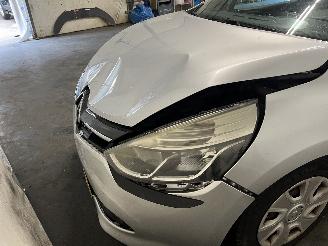 Renault Clio Clio IV (5R) Hatchback 5-drs 1.5 Energy dCi 90 FAP (K9K-608(K9K-B6)) [=
66kW]  (11-2012/08-2021) picture 10