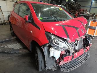 Peugeot 108 108 Hatchback 1.0 12V (1KRFE(CFB)) [51kW]  (05-2014/...) picture 2