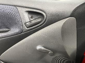Toyota Yaris Yaris (P1) Hatchback 1.3 16V VVT-i (2SZFE) [64kW]  (04-2002/09-2005) picture 21