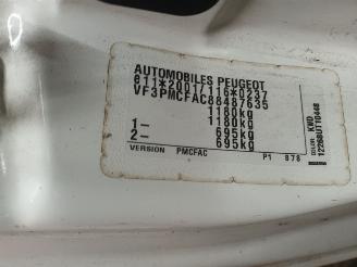 Peugeot 107 107 Hatchback 1.0 12V (384F(1KR)) [50kW]  (06-2005/05-2014) picture 6