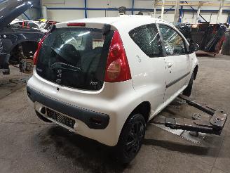 Peugeot 107 107 Hatchback 1.0 12V (384F(1KR)) [50kW]  (06-2005/05-2014) picture 3