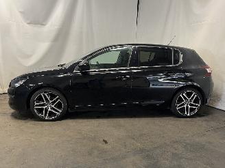 Peugeot 308 308 (L3/L8/LB/LH/LP) Hatchback 5-drs 1.6 BlueHDi 120 (DV6FC(BHZ)) [88k=
W]  (11-2013/06-2021) picture 4