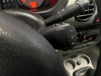 Renault Kangoo Kangoo (KC) MPV 1.6 16V (K4M-752) [70kW]  (06-2001/01-2008) picture 17