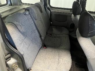 Renault Kangoo Kangoo (KC) MPV 1.6 16V (K4M-752) [70kW]  (06-2001/01-2008) picture 12