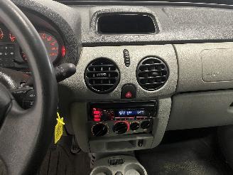 Renault Kangoo Kangoo (KC) MPV 1.6 16V (K4M-752) [70kW]  (06-2001/01-2008) picture 14
