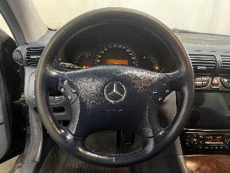 Mercedes C-klasse C (W203) Sedan 2.6 C-240 V6 18V (M112.912) [125kW]  (05-2000/02-2007) picture 13