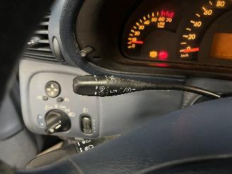Mercedes C-klasse C (W203) Sedan 2.6 C-240 V6 18V (M112.912) [125kW]  (05-2000/02-2007) picture 17
