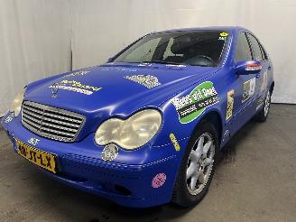  Mercedes C-klasse C (W203) Sedan 2.6 C-240 V6 18V (M112.912) [125kW]  (05-2000/02-2007) 2002/8