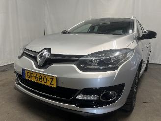 krockskadad bil auto Renault Mégane Megane III Grandtour (KZ) Combi 5-drs 1.2 16V TCE 115 (H5F-400(H5F-A4)=
) [85kW]  (03-2012/02-2016) 2015/5