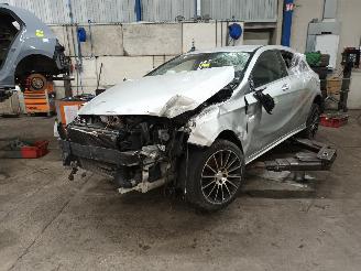  Mercedes A-klasse A (W176) Hatchback 1.6 A-180 16V (M270.910) [90kW]  (09-2012/05-2018) 2012/10