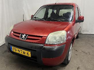 Unfallwagen Peugeot Partner Partner Combispace MPV 1.6 16V (TU5JP4(NFU)) [80kW]  (07-2001/03-2008)= 2006/8