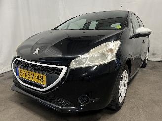  Peugeot 208 208 I (CA/CC/CK/CL) Hatchback 1.0 Vti 12V PureTech (EB0(ZMZ)) [50kW]  =
(03-2012/12-2019) 2014/10