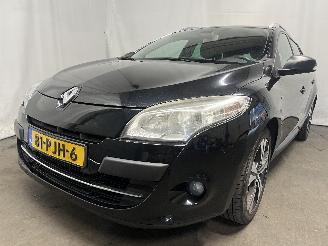 krockskadad bil auto Renault Mégane Megane III Grandtour (KZ) Combi 5-drs 1.4 16V TCe 130 (H4J-700(H4J-A7)=
) [96kW]  (05-2009/02-2016) 2011/2