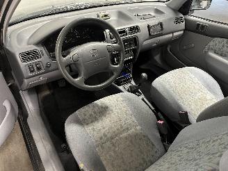 Toyota Yaris Yaris (P1) Hatchback 1.3 16V VVT-i (2SZFE) [63kW]  (08-1999/11-2005) picture 18