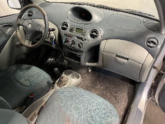 Toyota Yaris Yaris (P1) Hatchback 1.3 16V VVT-i (2NZFE) [63kW]  (08-1999/11-2005) picture 15