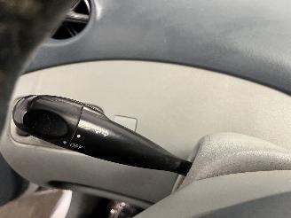 Toyota Yaris Yaris (P1) Hatchback 1.3 16V VVT-i (2NZFE) [63kW]  (08-1999/11-2005) picture 22
