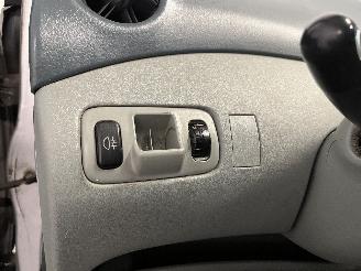 Toyota Yaris Yaris (P1) Hatchback 1.3 16V VVT-i (2NZFE) [63kW]  (08-1999/11-2005) picture 23