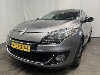 krockskadad bil auto Renault Mégane Megane III Grandtour (KZ) Combi 5-drs 1.2 16V TCE 115 (H5F-400(H5F-A4)=
) [85kW]  (03-2012/02-2016) 2013/10