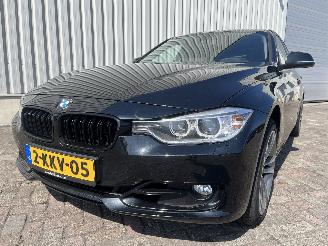 krockskadad bil auto BMW 3-serie 3 serie Touring (F31) Combi 320i 2.0 16V (N20-B20B) [135kW]  (11-2012/=
06-2015) 2013/6