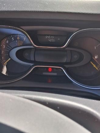 Renault Captur Captur I (2R) SUV 1.2 TCE 16V EDC (H5F-403(H5F-D4)) [88kW]  (06-2013/.=
=2E.) picture 2