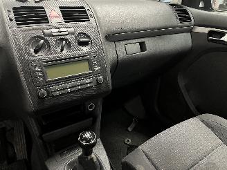 Volkswagen Touran Touran (1T1/T2) MPV 1.9 TDI 100 (AVQ) [74kW]  (02-2003/05-2004) picture 21