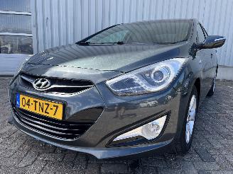 krockskadad bil auto Hyundai I-40 i40 (VFA) Sedan 1.6 GDI 16V (G4FD(Euro 4)) [99kW]  (03-2012/05-2019) 2012/3