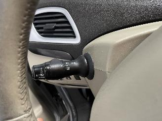 Renault Scenic Scénic III (JZ) MPV 1.9 dCi (F9Q-870(F9Q-N8)) [96kW]  (02-2009/01-20=
11) picture 23