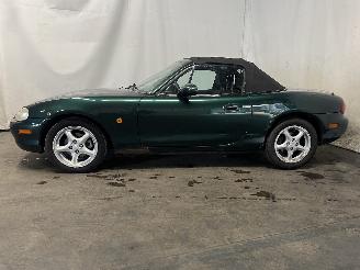 Mazda MX-5 MX-5 (NB18/35/8C) Cabrio 1.6i 16V (B6MC(Euro 2)) [81kW]  (05-1998/10-2=
005) picture 4