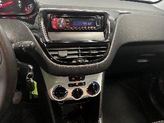 Peugeot 208 208 I (CA/CC/CK/CL) Hatchback 1.0 Vti 12V PureTech (EB0(ZMZ)) [50kW]  =
(03-2012/12-2019) picture 13