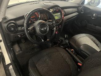 Mini Mini Mini (F56) Hatchback 3-drs 1.2 12V One (B38A12A) [75kW]  (04-2014/10-2=
017) picture 16