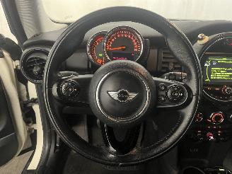 Mini Mini Mini (F56) Hatchback 3-drs 1.2 12V One (B38A12A) [75kW]  (04-2014/10-2=
017) picture 17