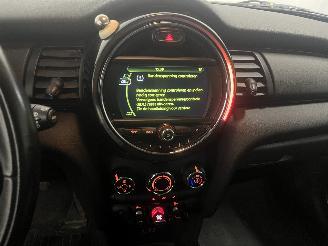 Mini Mini Mini (F56) Hatchback 3-drs 1.2 12V One (B38A12A) [75kW]  (04-2014/10-2=
017) picture 19