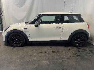 Mini Mini Mini (F56) Hatchback 3-drs 1.2 12V One (B38A12A) [75kW]  (04-2014/10-2=
017) picture 4