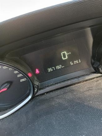 Peugeot 308 308 SW (L4/L9/LC/LJ/LR) Combi 5-drs 1.6 BlueHDi 120 (DV6FC(BHZ)) [88kW=
]  (03-2014/12-2021) picture 2